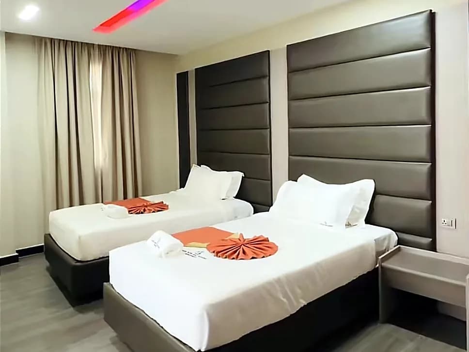 Children's bedroom with twin beds